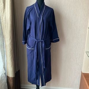 Men’s new lite wear robe size M